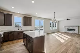 9628 S Sophia Ct, Franklin, WI 53132 - Photo 6