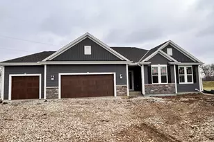 9628 S Sophia Ct, Franklin, WI 53132 - Photo 1