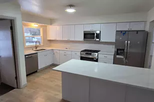 360 Richard St, Waukesha, WI 53189 - Photo 4