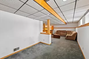 527 N Hartwell Ave, Waukesha, WI 53186 - Photo 36