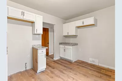 1335 N Hawley Rd, Milwaukee, WI 53208 - Photo 14
