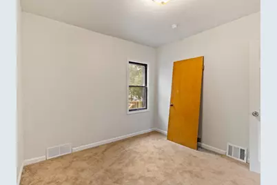 1335 N Hawley Rd, Milwaukee, WI 53208 - Photo 16