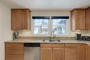 1735 S Oneida St, Green Bay, WI 54304 - Photo 16