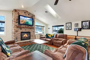 1735 S Oneida St, Green Bay, WI 54304 - Photo 2