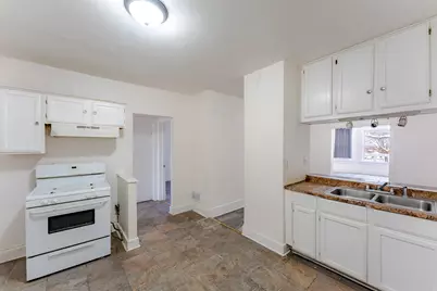 2405 N 33rd St #2407, Milwaukee, WI 53210 - Photo 10