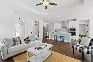 W252N6642 Aspen Ln, Sussex, WI 53089 - Photo 4