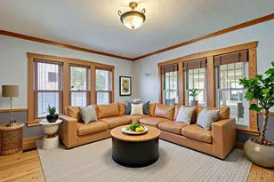 917 N 6th St, Manitowoc, WI 54220 - Photo 8