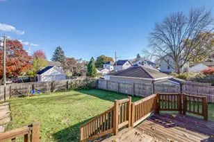 917 N 6th St, Manitowoc, WI 54220 - Photo 4