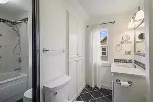 917 N 6th St, Manitowoc, WI 54220 - Photo 24