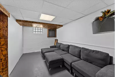 1617  Madison St, Manitowoc, WI 54220 - Photo 24