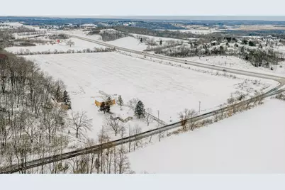 S78W30182  Sugden Rd, Mukwonago, WI 53149 - Photo 10