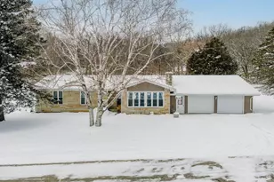 S78W30182 Sugden Rd, Mukwonago, WI 53149 - Photo 6