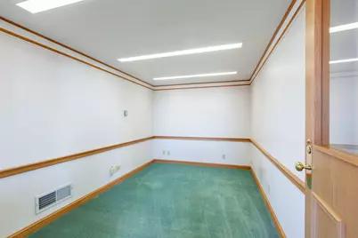 772 W Main St #301, Lake Geneva, WI 53147 - Photo 4