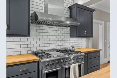 711 N 10th St, Manitowoc, WI 54220 - Photo 30