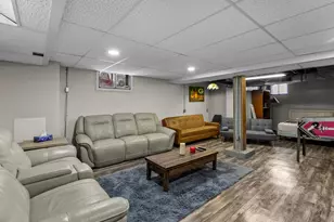 711 N 10th St, Manitowoc, WI 54220 - Photo 36