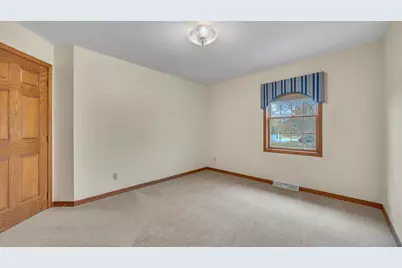 909  Country Club Ln, Fond du Lac, WI 54935 - Photo 40