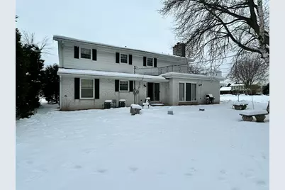 1100 W Duchess Ct, Bayside, WI 53217 - Photo 4