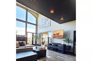 1515 N Van Buren St, Milwaukee, WI 53202 - Photo 6