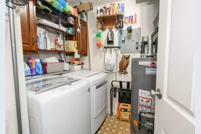 323  Riverview Dr #4, Delafield, WI 53018 - Photo 26