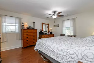 323 Riverview Dr, Delafield, WI 53018 - Photo 20