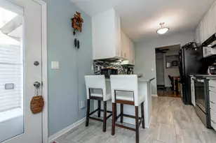 323 Riverview Dr, Delafield, WI 53018 - Photo 16