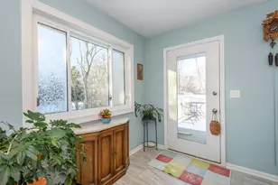 323 Riverview Dr, Delafield, WI 53018 - Photo 18