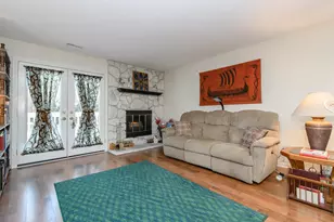 323 Riverview Dr, Delafield, WI 53018 - Photo 8