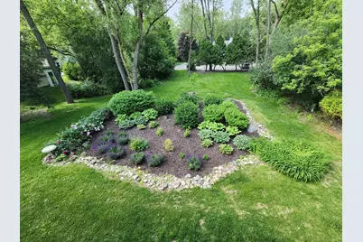 323  Riverview Dr #4, Delafield, WI 53018 - Photo 34