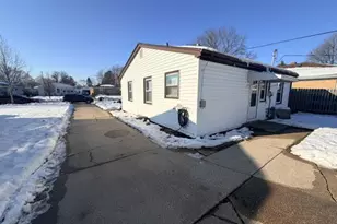 2405 Russet St, Racine, WI 53405 - Photo 4