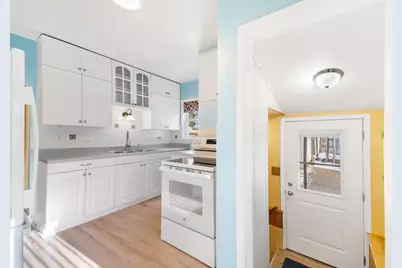 4654 S 48th St, Greenfield, WI 53220 - Photo 6