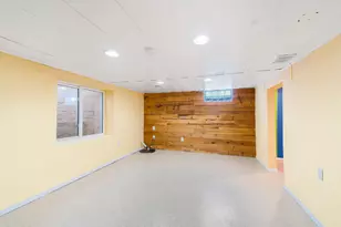 4654 S 48th St, Greenfield, WI 53220 - Photo 12