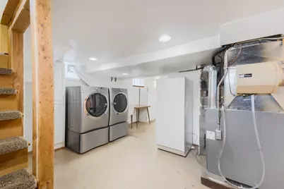 4654 S 48th St, Greenfield, WI 53220 - Photo 16