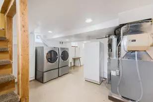 4654 S 48th St, Greenfield, WI 53220 - Photo 16