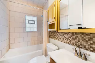 4654 S 48th St, Greenfield, WI 53220 - Photo 8