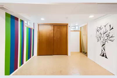 4654 S 48th St, Greenfield, WI 53220 - Photo 14