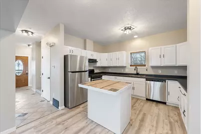 3808 W Silver Spring Dr, Milwaukee, WI 53209 - Photo 14