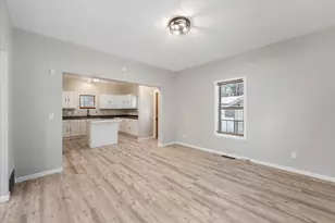 3808 W Silver Spring Dr, Milwaukee, WI 53209 - Photo 10