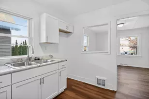 1110 S 85th St, West Allis, WI 53214 - Photo 12