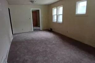 4702 N 49th St, Milwaukee, WI 53218 - Photo 8