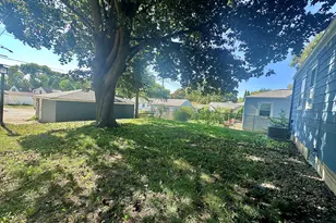 8621 W Lisbon Ave, Milwaukee, WI 53222 - Photo 22