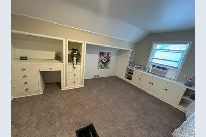8621 W Lisbon Ave, Milwaukee, WI 53222 - Photo 12