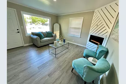 8621 W Lisbon Ave, Milwaukee, WI 53222 - Photo 2