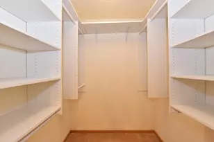 1600 W Green Tree Rd, Glendale, WI 53209 - Photo 16