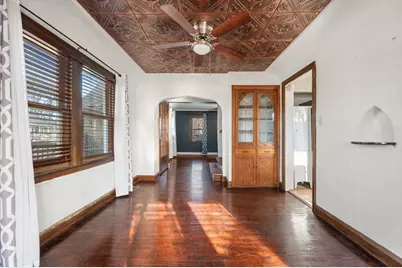 6218 N 105th St, Milwaukee, WI 53225 - Photo 8