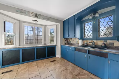 6218 N 105th St, Milwaukee, WI 53225 - Photo 10