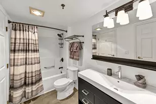 270 E Highland Ave, Milwaukee, WI 53202 - Photo 14