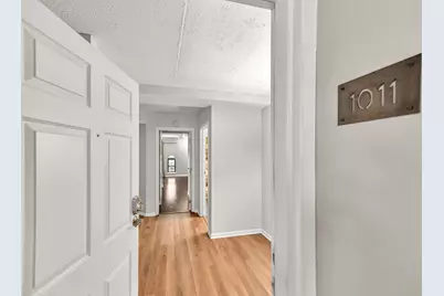 270 E Highland Ave #1011, Milwaukee, WI 53202 - Photo 2