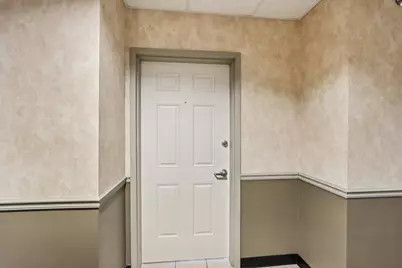 6995 S Riverwood Blvd #A05, Franklin, WI 53132 - Photo 4