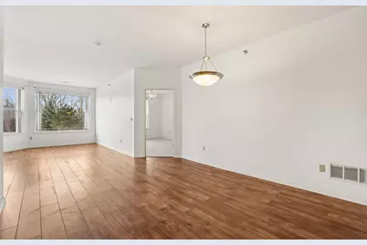 6995 S Riverwood Blvd #A05, Franklin, WI 53132 - Photo 6