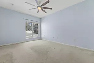 9056 W Elm Ct, Franklin, WI 53132 - Photo 16